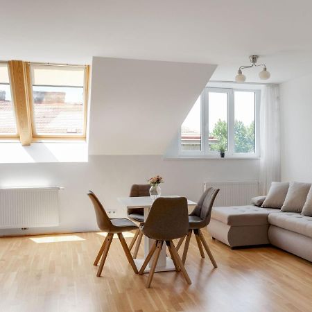 Elegant Apartment In Vienna With Patio Kültér fotó