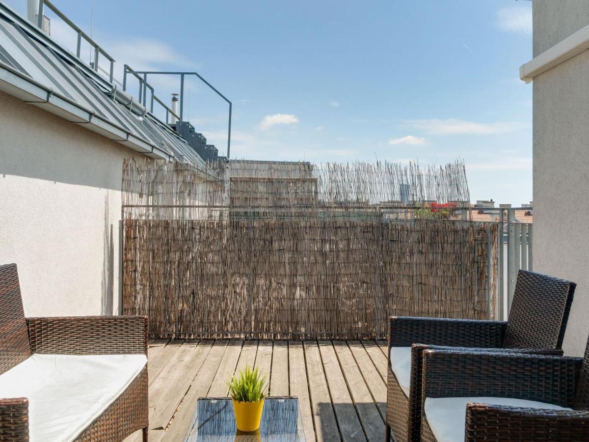 Elegant Apartment In Vienna With Patio Kültér fotó