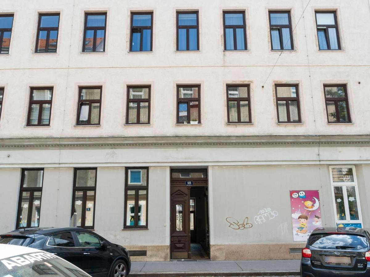 Elegant Apartment In Vienna With Patio Kültér fotó