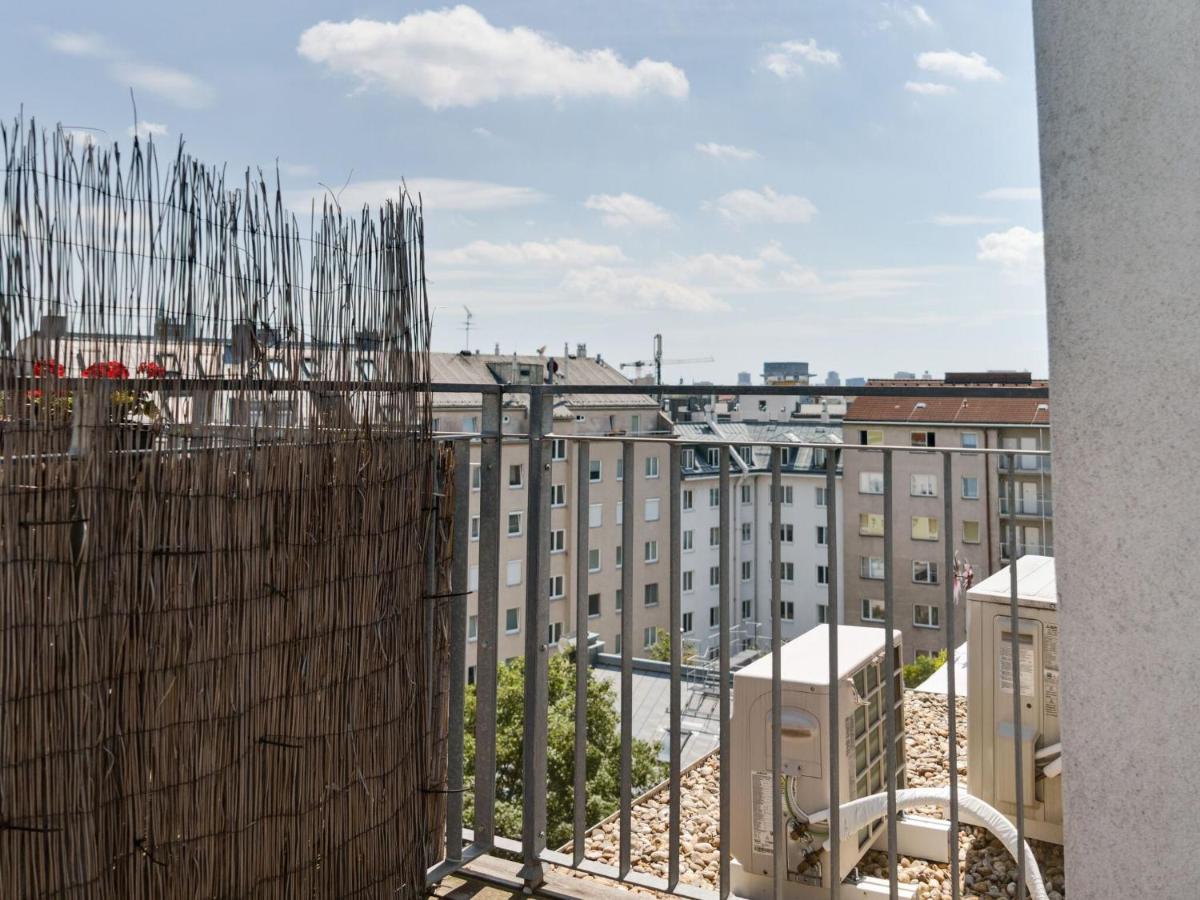 Elegant Apartment In Vienna With Patio Kültér fotó